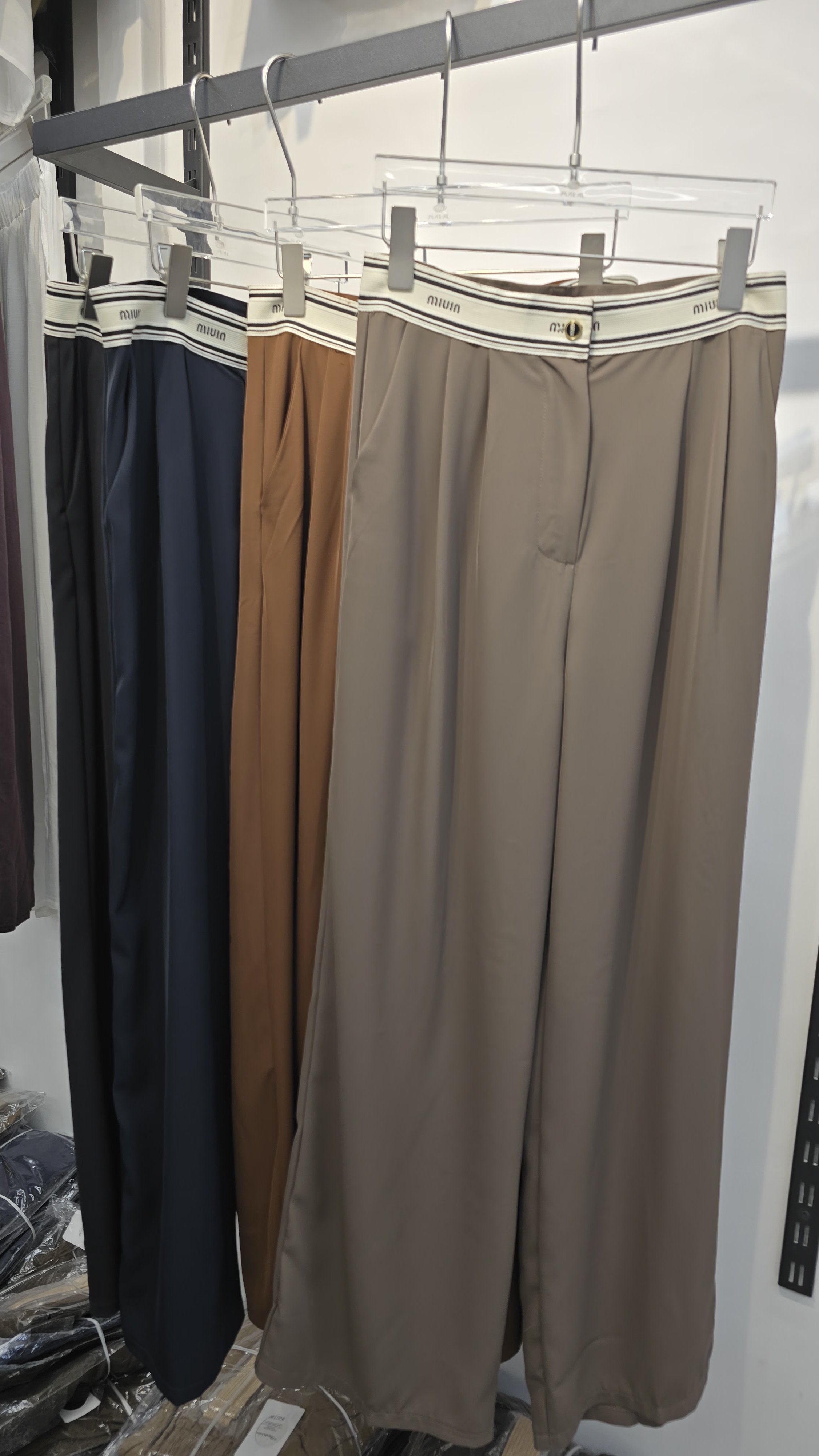 شلوار برند میو میو